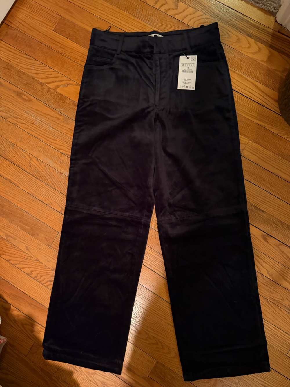 Zara women’s Black velvet Pants - Classic Straight Fit